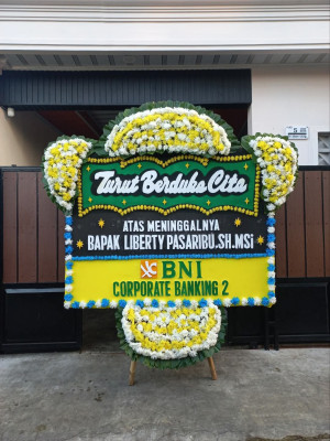 Papan Bunga Duka di Anggilowu