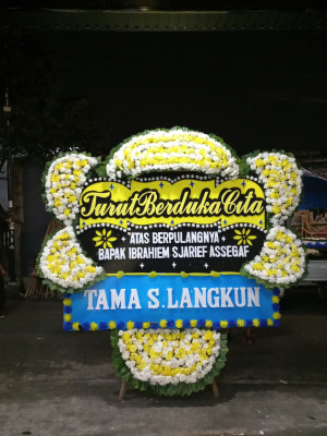Papan Bunga Duka di Anggilowu
