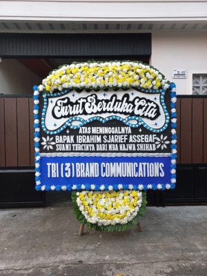 Papan Bunga Duka di Anggilowu